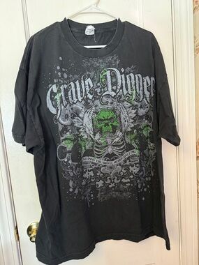 🛻 Alstyle Men's Black Graphic Tee with Green Accents - Grave Digger Sz 1X